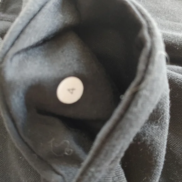 lululemon athletica Black 4"  Bike Shorts ~ Size 4 - Picture 3 of 3